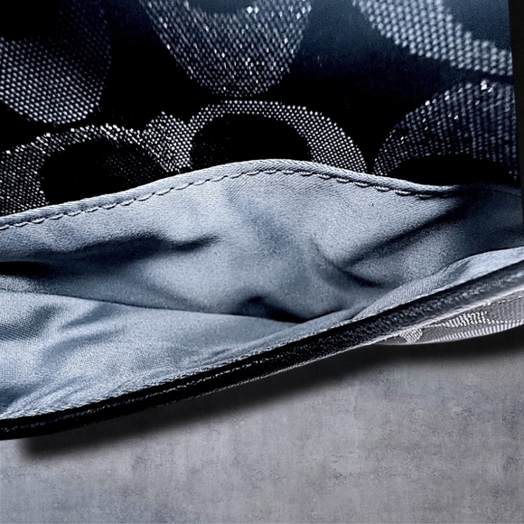 Coach Black w/ Stitched Metallic Silver C Print Wristlet Wallet Coin Zip Purse - Picture 11 of 13